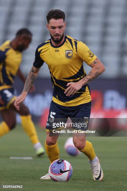 Storm Roux of the Mariners warming up prior to play during the A-League Men round seven match between Central Coast Mariners and Western United at...
