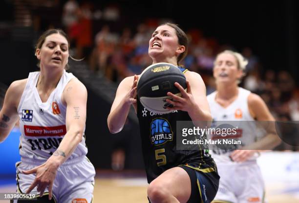 Jade Melbourne of the Capitals in action during the WNBL match between UC Capitals and Sydney Flames at National Convention Centre, on December 08 in...