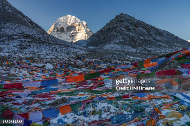 kora-pilgrimage around kailash mountain - mount kailash kora stock pictures, royalty-free photos & images