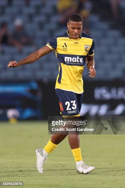 Dan Hall of the Mariners celebrates his goal during the A-League Men round seven match between Central Coast Mariners and Western United at Industree...