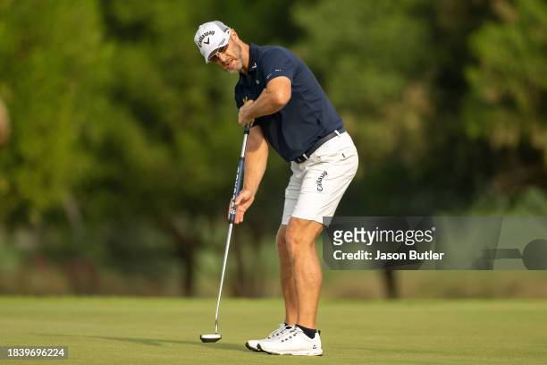 Brendan Jones of Australia putts on hole 1 during day one of the LIV Golf Promotions at Abu Dhabi Golf Club on December 08, 2023 in Abu Dhabi, United...