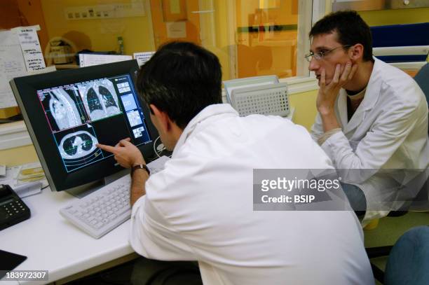 Lung Cancer, Scan, Essay Can Be Used Only To Illustrate Cancer, Gustave-Roussy Institute, France, Anti-Cancer Center, Gregory Who Defeated The...