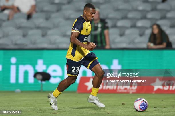Dan Hall of the Mariners with the ball during the A-League Men round seven match between Central Coast Mariners and Western United at Industree Group...