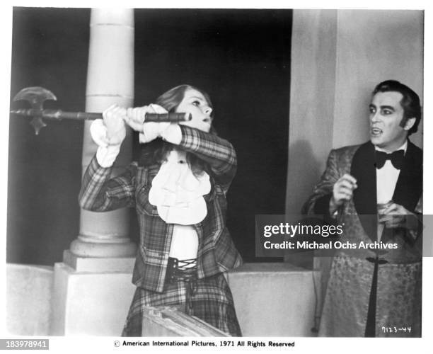 Actress Mariette Hartley and actor Robert Quarry on set of the movie "The Return of Count Yorga"