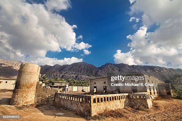 somewhere in the mountains - ras al khaimah 個照片及圖片檔