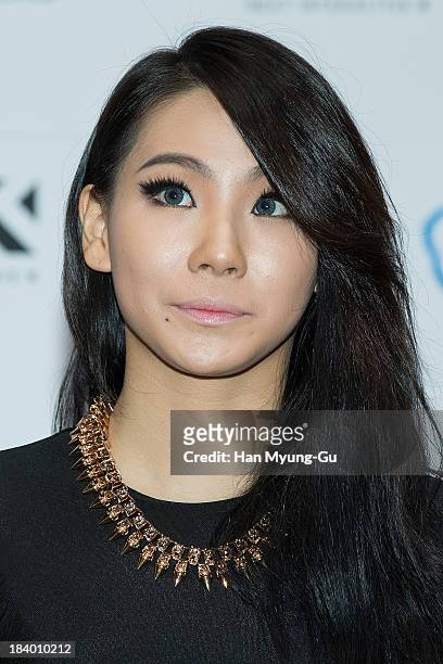 999 Lee Chae Rin Photos and Premium High Res Pictures - Getty Images