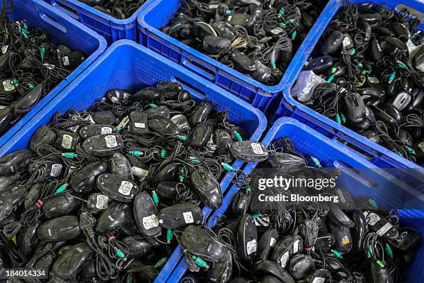 120+ computer mouse garbage garbage can technology... E Waste Mouse Photos and Premium High Res Pictures - Getty Images