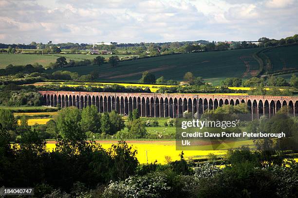 river welland valley, harringworth railway viaduct - northamptonshire stock pictures, royalty-free photos & images