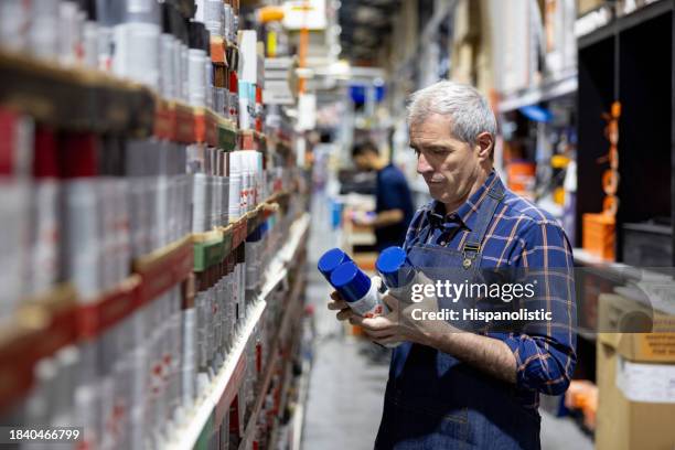 Store Restocking Restocking Shelves Photos and Premium High Res Pictures - Getty Images