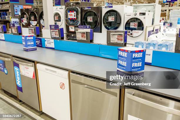 Miami Hialeah, Florida, Lowe's Home Improvement, hardware store, major appliances department, dishwashers free delivery promotion.