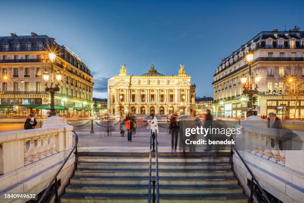 palais garnier opera paris france night - opera garnier stock pictures, royalty-free photos & images