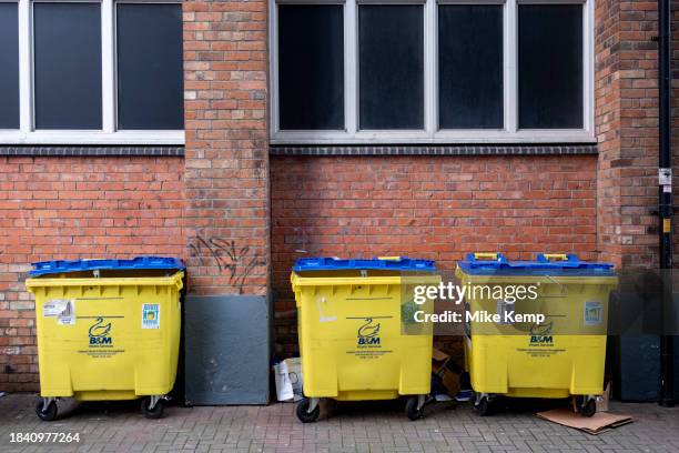 Yellow Rework Bin 1,161 Yellow Waste Bins Stock Photos, High-Res Pictures, and Images ...