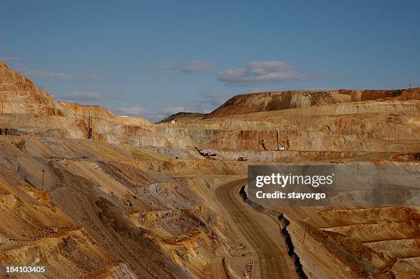 open pit copper mine - gold mine stockfoto's en -beelden