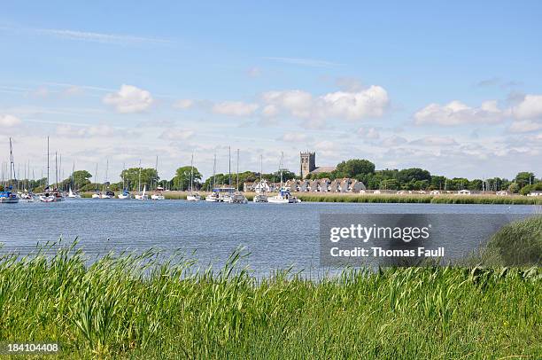 christchurch in dorset - dorset uk stockfoto's en -beelden