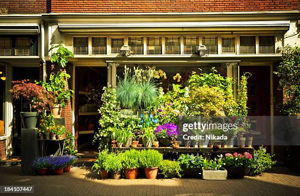 flower shop - blumenladen stock-fotos und bilder