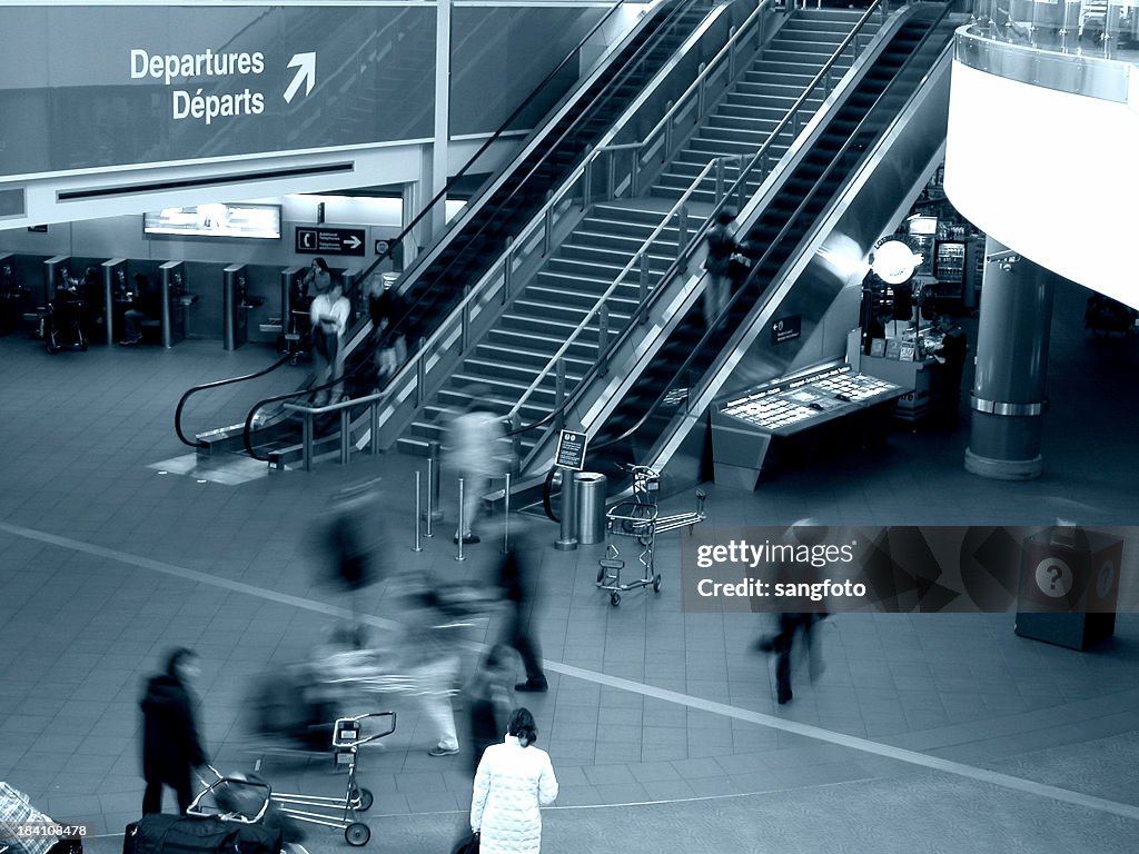 Partidas do aeroporto no portão