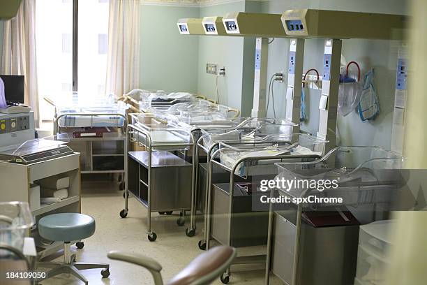 sala de maternidad - sala de maternidad fotografías e imágenes de stock