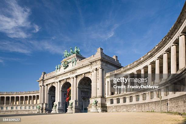 the triumphal arch in brussels, up close - le cinquantenaire stock pictures, royalty-free photos & images