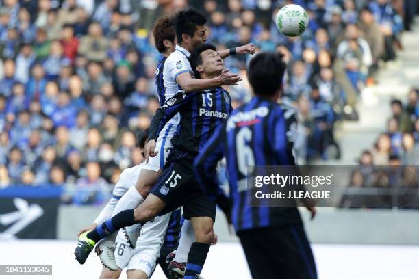 Yuma Suzuki of Kashima Antlers heads to score the team's first goal during the J.League J1 first stage match between Gamba Osaka and Kashima Antlers...