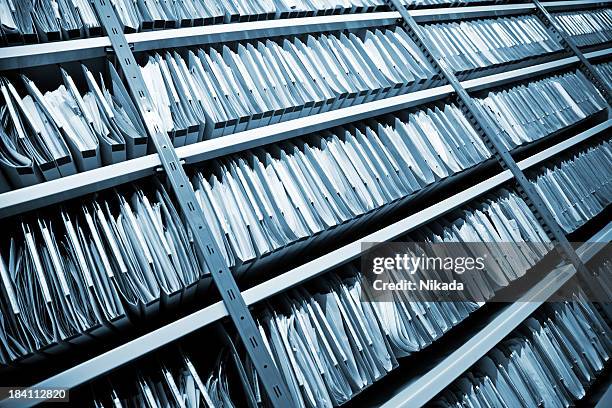 file folders - data storage stockfoto's en -beelden