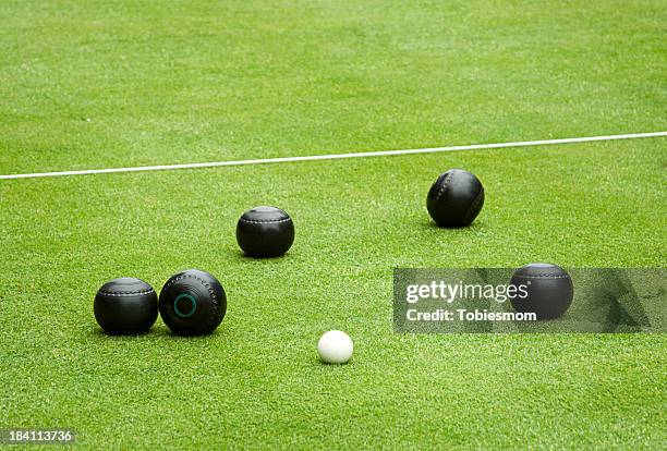 crown green-bowlsspiel series - bowls stock-fotos und bilder