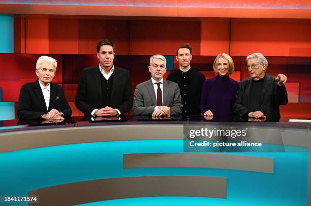 December 2023, North Rhine-Westphalia, Cologne: Politician Marie-Agnes Strack-Zimmermann, l-r, journalist Markus Feldenkirchen, security expert Carlo...