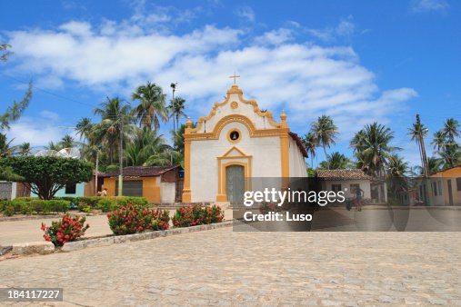 Igreja de pequena cidade perto da praia (Brasil Igreja de pequena cidade perto da praia (Brasil