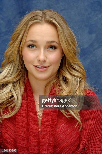 Hayden Panettiere during "Heroes" Press Conference with Milo Ventimiglia, Hayden Panettiere, Greg Grunberg, Ali Larter, Masi Oka and Adrian Pasdar at...