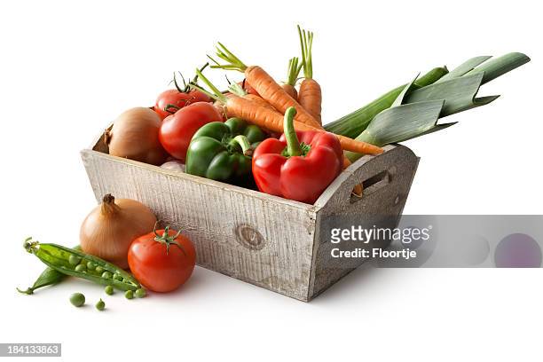 vegetables: bell pepper, leek, carrot, tomato, onion and peas - carrot isolated stock pictures, royalty-free photos & images