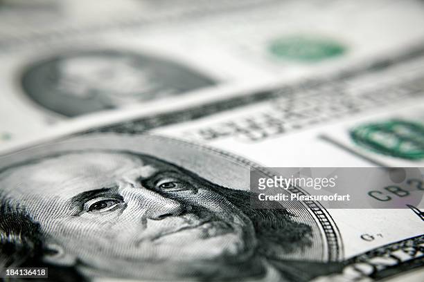 close up perspective view of hundred-dollar bill - 100 dollars stockfoto's en -beelden