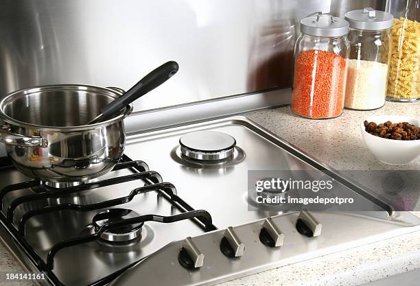 clean stove - gaskookplaat stockfoto's en -beelden