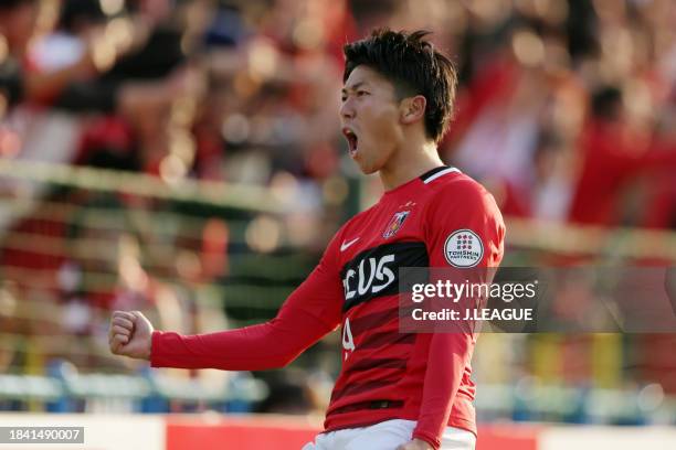 Yuki Muto of Urawa Red Diamonds c1 during the J.League J1 first stage match between Kashiwa Reysol and Urawa Red Diamonds at Hitachi Kashiwa Soccer...