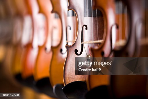 Row Of Violins On Display Rack High-Res Stock Photo - Getty Images