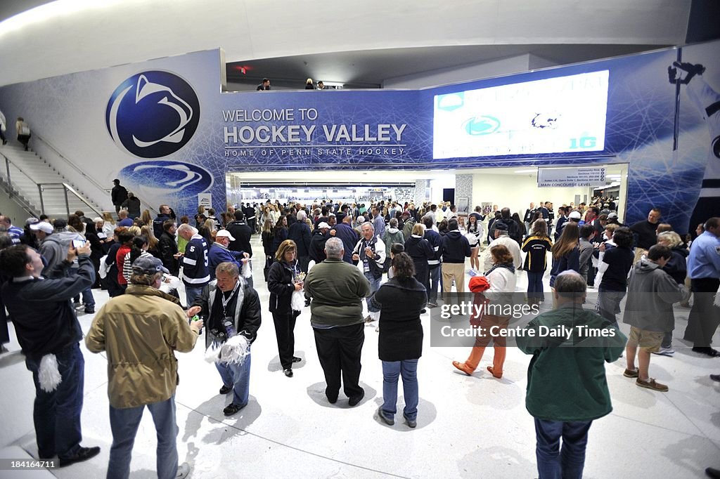 Penn State breaks in new hockey stadium