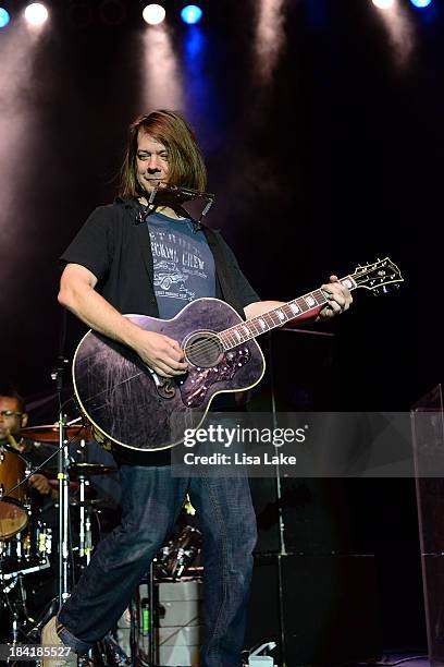 Singer Dave Pirner of Soul Asylum performs at Sands Bethlehem Event Center on October 11, 2013 in Bethlehem, Pennsylvania.