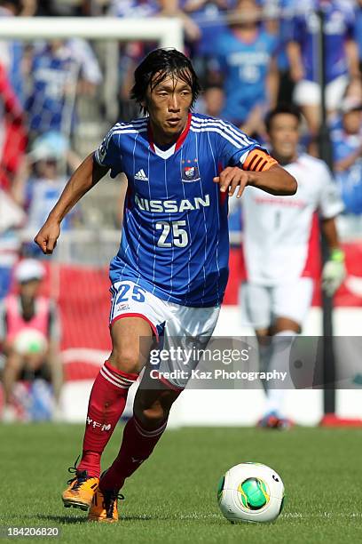 Shunsuke Nakamura of Yokohama F.Marinos in action during the Yamazaki Nabisco Cup semi final second leg match between Yokohama F.Marinos and Kashiwa...