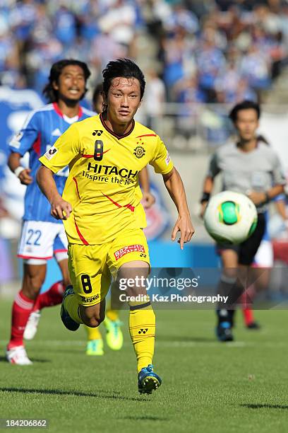 Masakatsu Sawa of Kashiwa Reysol in action during the Yamazaki Nabisco Cup semi final second leg match between Yokohama F.Marinos and Kashiwa Reysol...