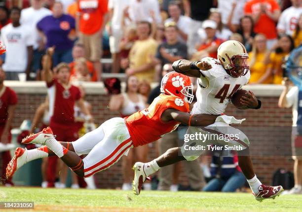 Andre Williams of the Boston College Eagles rushes during the game against the Clemson Tigers at Memorial Stadium on October 12, 2013 in Clemson,...