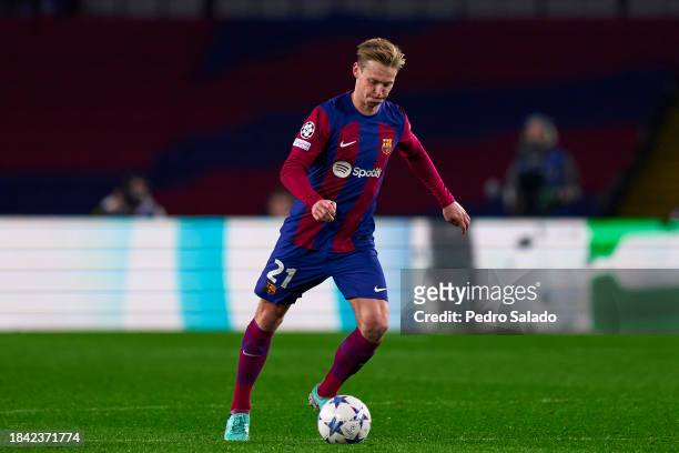 Frenkie De Jong of FC Barcelona with the ball during the Group H - UEFA Champions League match between FC Barcelona and FC Porto at Estadi Olimpic...