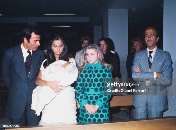 Baptism of Chaveli, daughter of Julio Iglesias and Isabel Preysler with the father of the singer, Julio Iglesias Puga, 22nd January 1973, Madrid,...