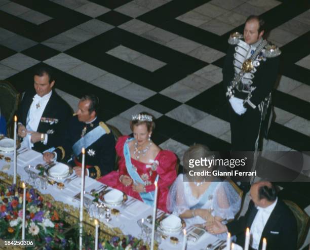 In their official visit to Denmark, the Spanish Kings Juan Carlos and Sofia in an official dinner hosted by the Danish Queen Margaret II at the...