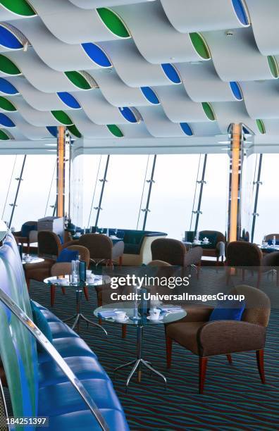 42 Interior Of Hotel Burj Al Arab Stock Photos, High-Res Pictures, and ...