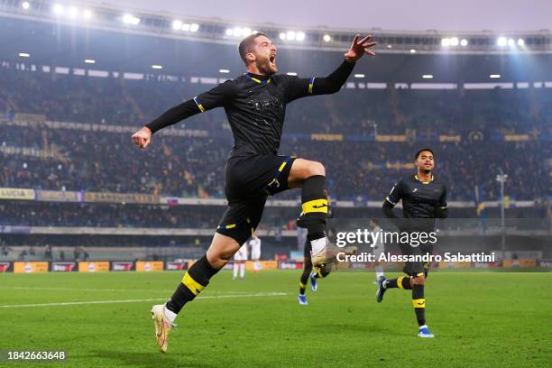 Thomas Henry of Hellas Verona FC celebrates scoring their team's first goal during the Serie A TIM match between Hellas Verona FC and SS Lazio at...