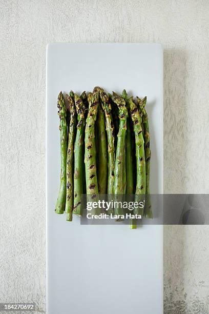 grilled asparagus - cooked asparagus stock pictures, royalty-free photos & images