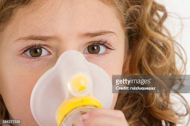asthma-behandlung - bronchial asthma stock-fotos und bilder