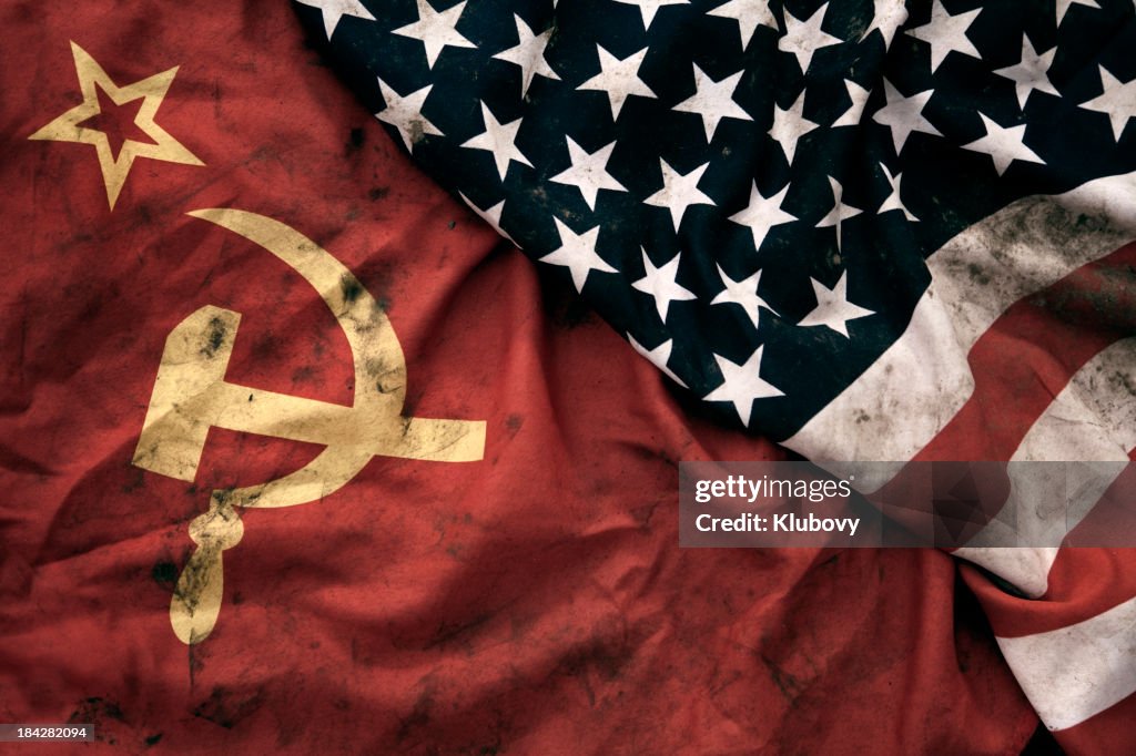Grunge Flaggen Der Sowjetunion Und Usa Stock Foto Getty Images grunge-flaggen-der-sowjetunion-und-usa-stock-foto-getty-images