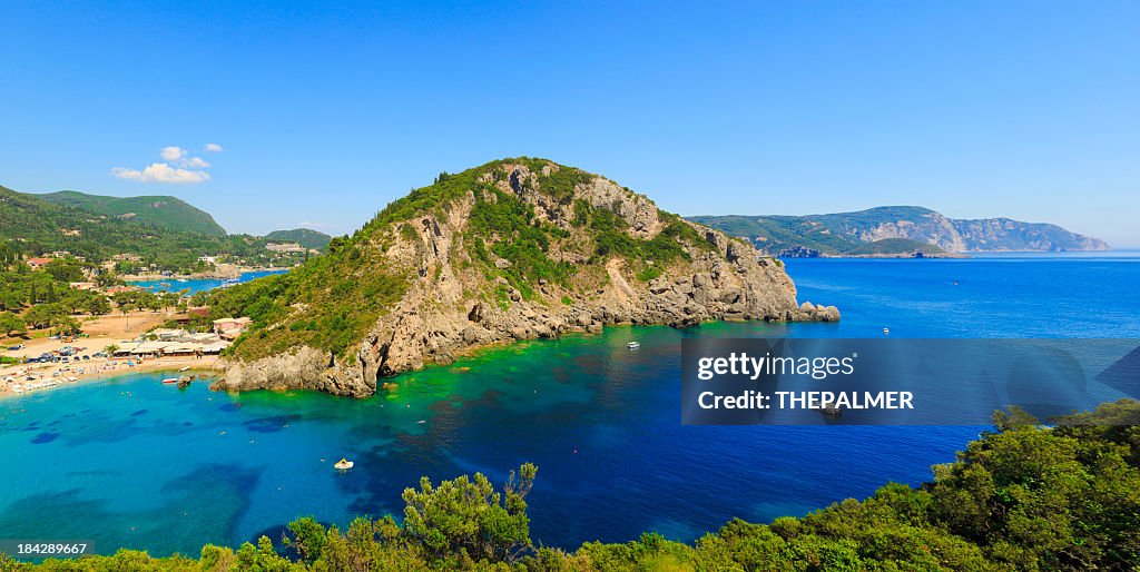 Isla de corfú y la playa