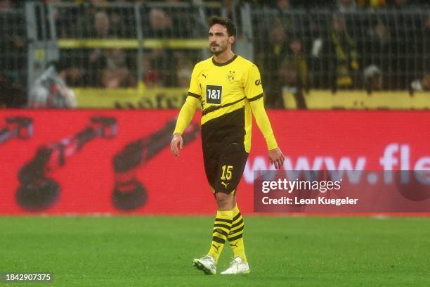 Mats Hummels of Borussia Dortmund reacts after being shown a red card by referee Sven Jablonski during the Bundesliga match between Borussia Dortmund...