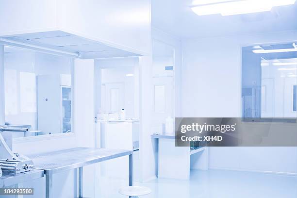 análisis de laboratorio - lugar de investigación fotografías e imágenes de stock
