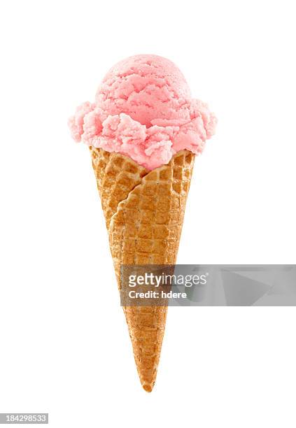 strawberry ice cream on white background - cornet stockfoto's en -beelden